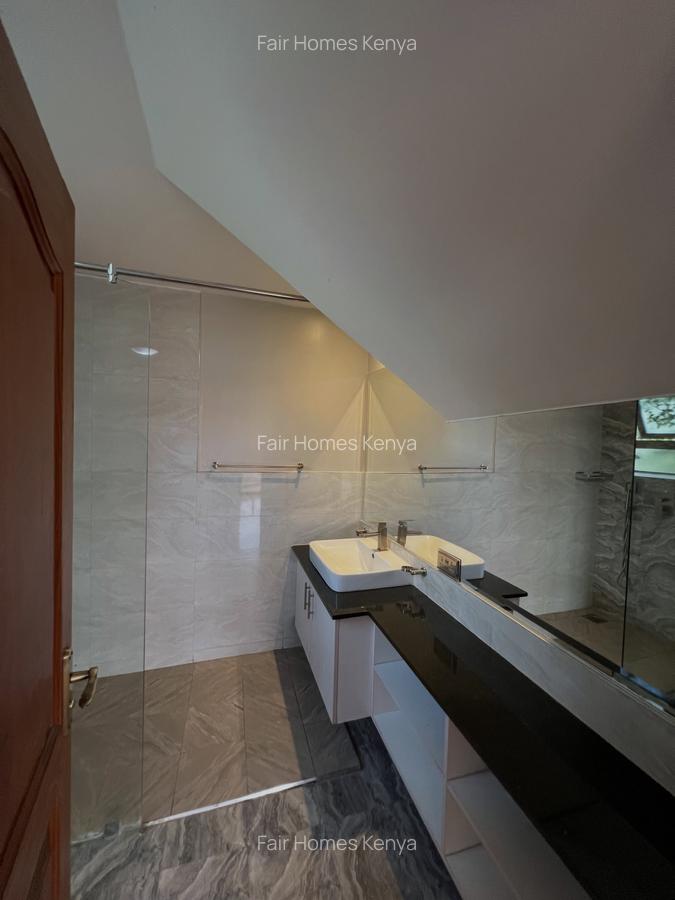 4 Bed Apartment with En Suite at Riverside Drive - 12