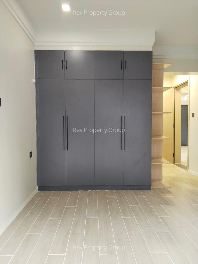 2 Bed Apartment with En Suite in Lavington - 12