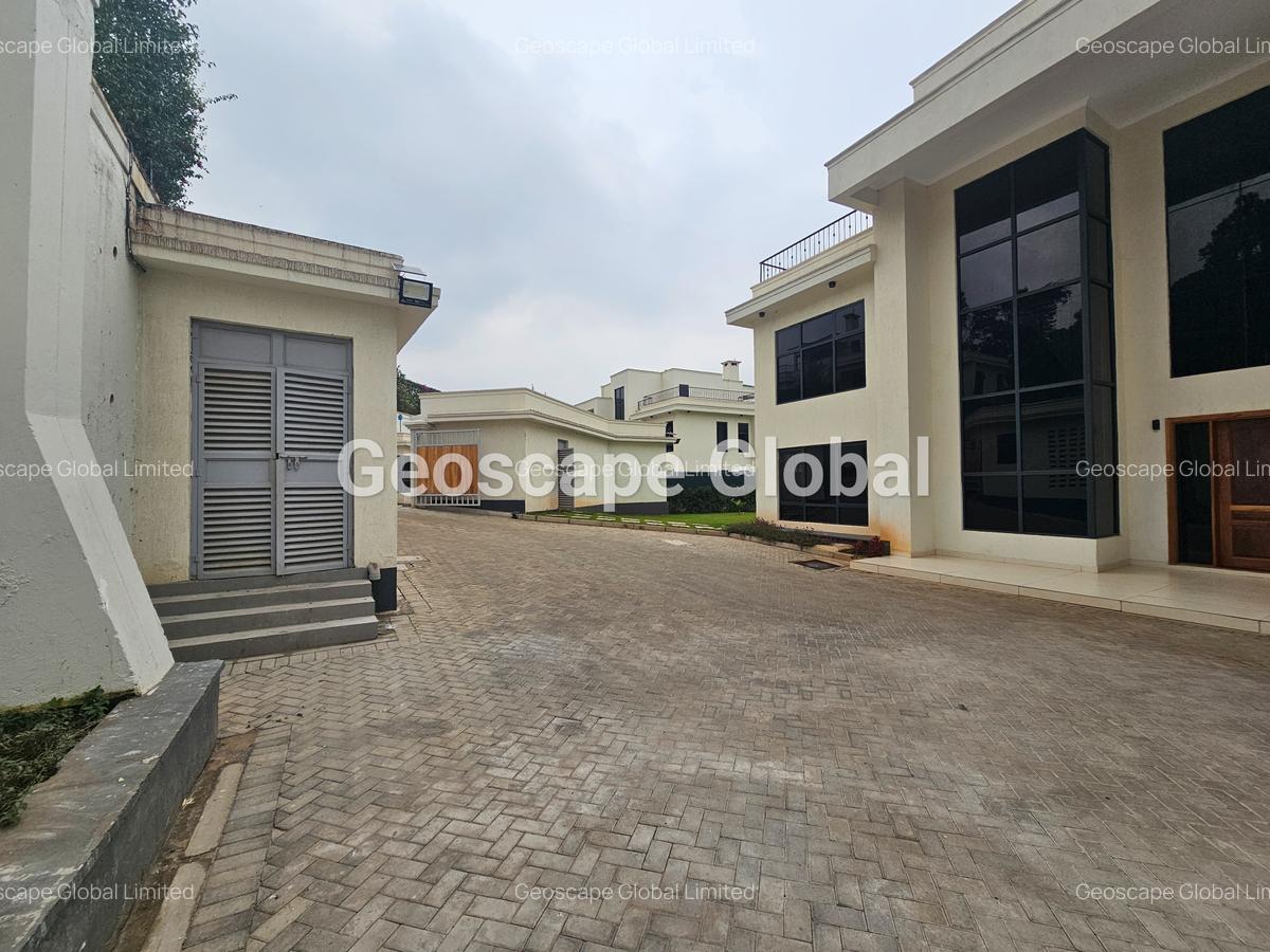 5 Bed House with En Suite in Kyuna - 3