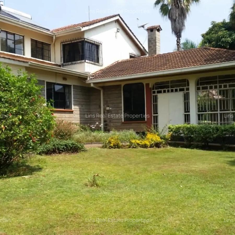 5 Bed House with En Suite in Runda - 2