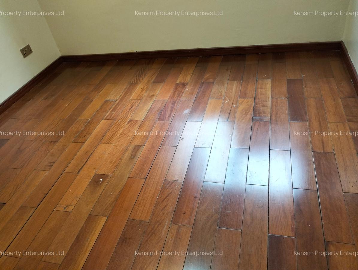 5 Bed Townhouse with En Suite in Lavington - 9