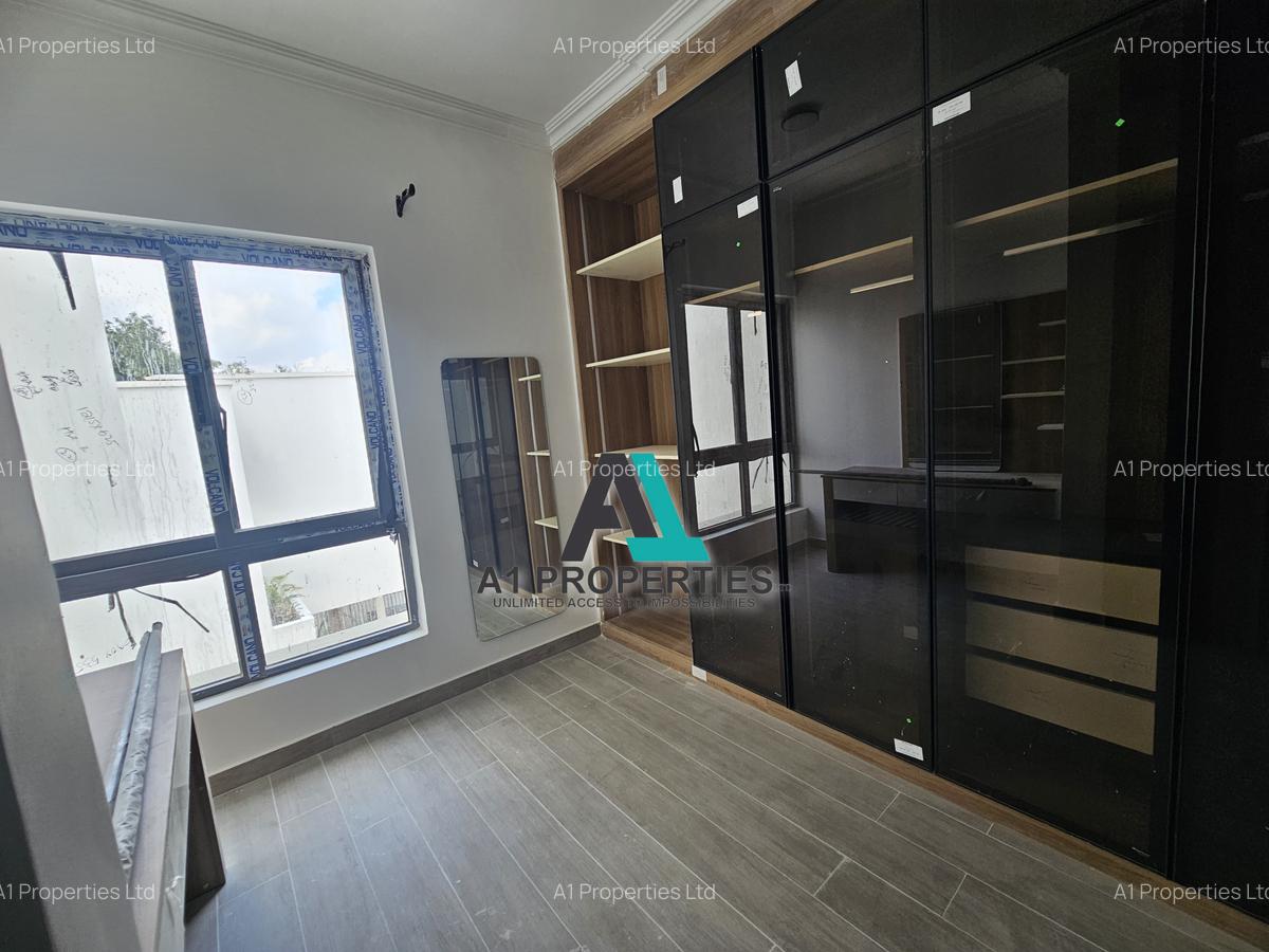 5 Bed Townhouse with En Suite in Lavington - 11
