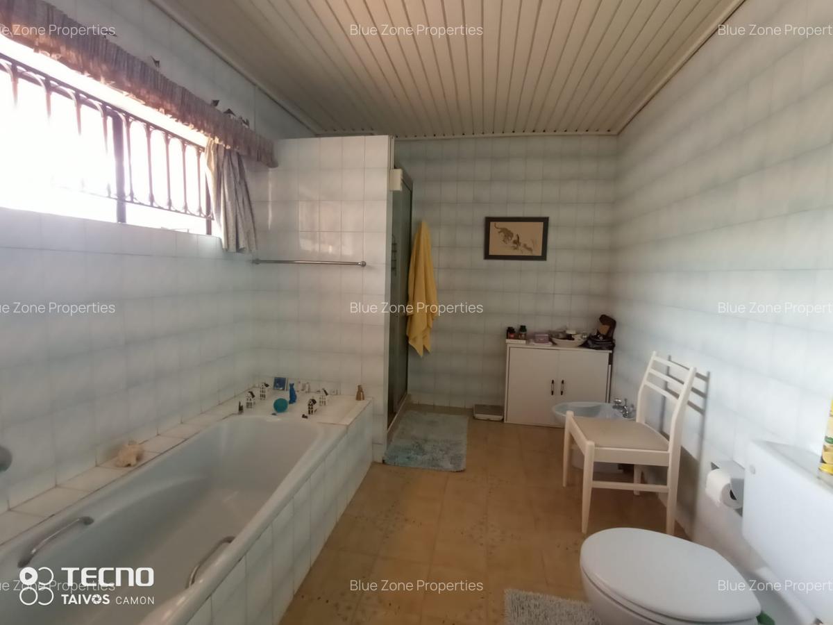 5 Bed House with En Suite at Off Un Avenue - 13