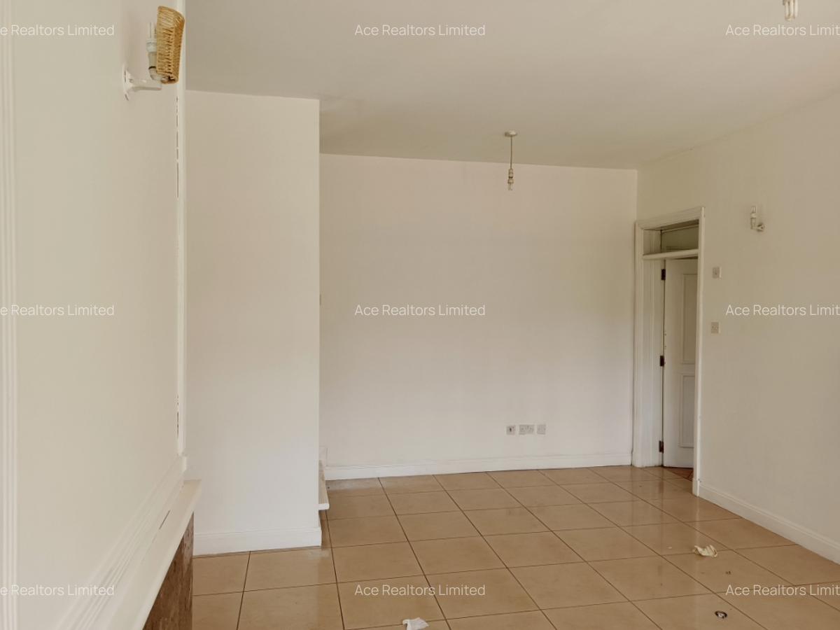 5 Bed Townhouse with En Suite at Karen - 10