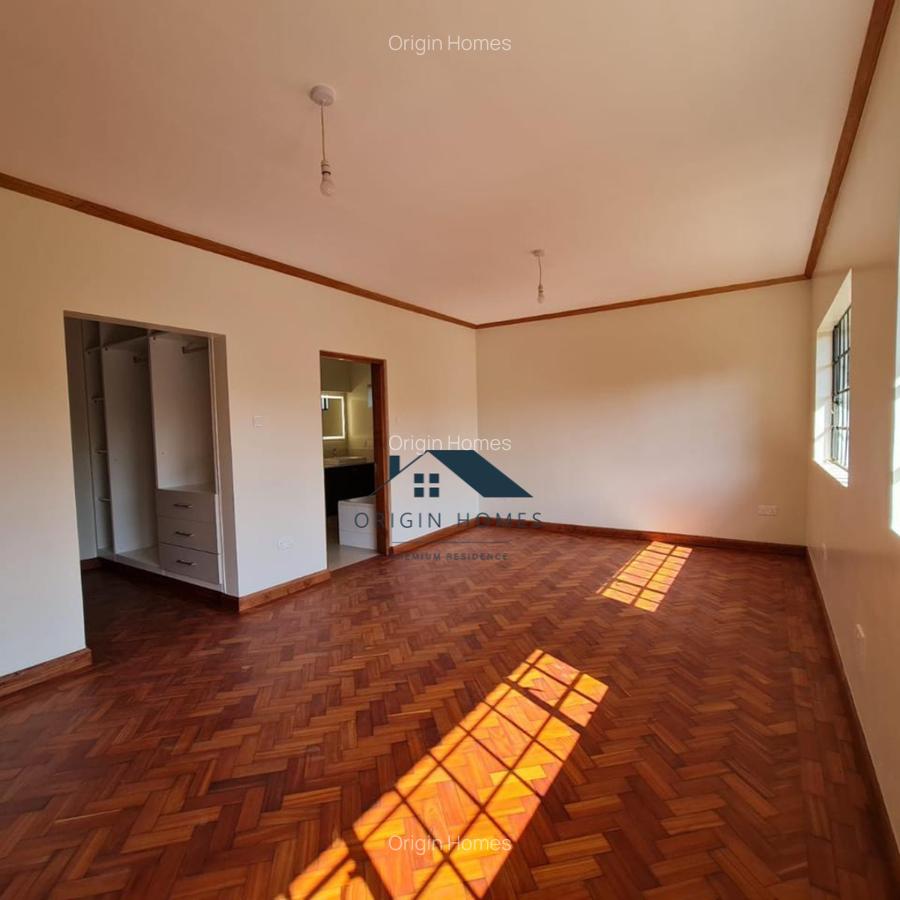 4 Bed House with En Suite at Lavington - 10