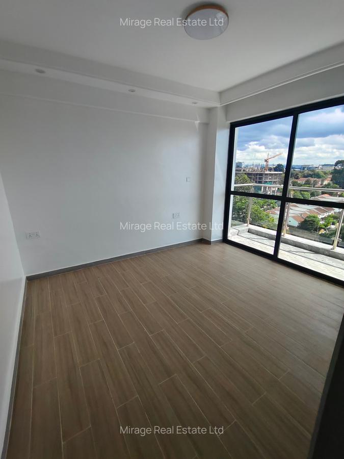 3 Bed Apartment with Gym in Riverside - 7