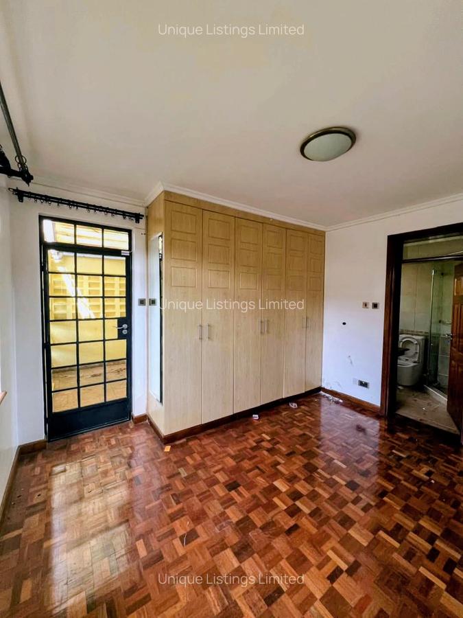 5 Bed Townhouse with En Suite in Lavington - 9