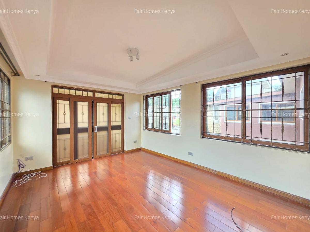 5 Bed Townhouse with En Suite at Convent Drive - 6