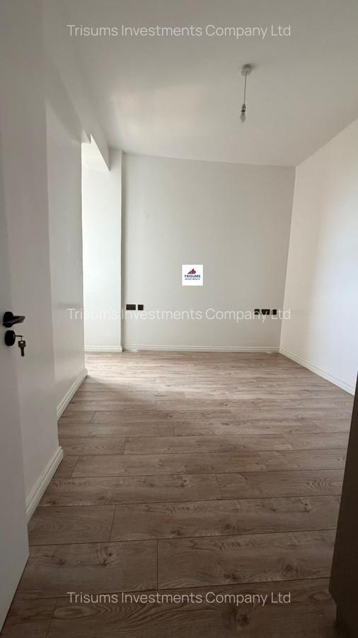 3 Bed Apartment with En Suite in Parklands - 12