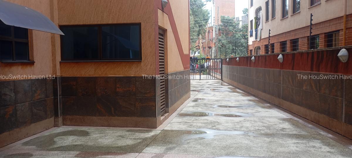 70,000 ft² Office with Service Charge Included at Off Parklands Road - 16