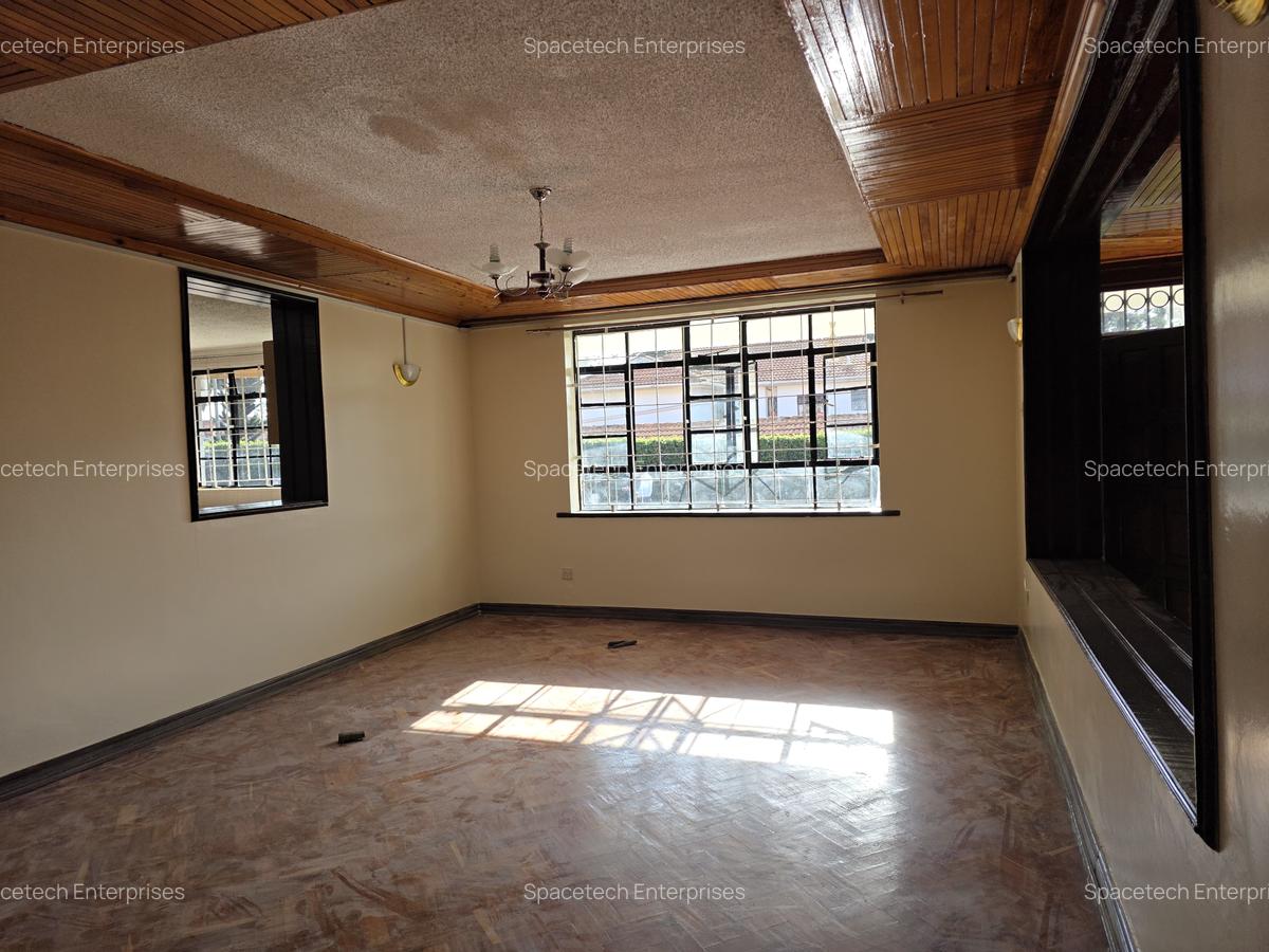 5 Bed House with En Suite in Runda - 13