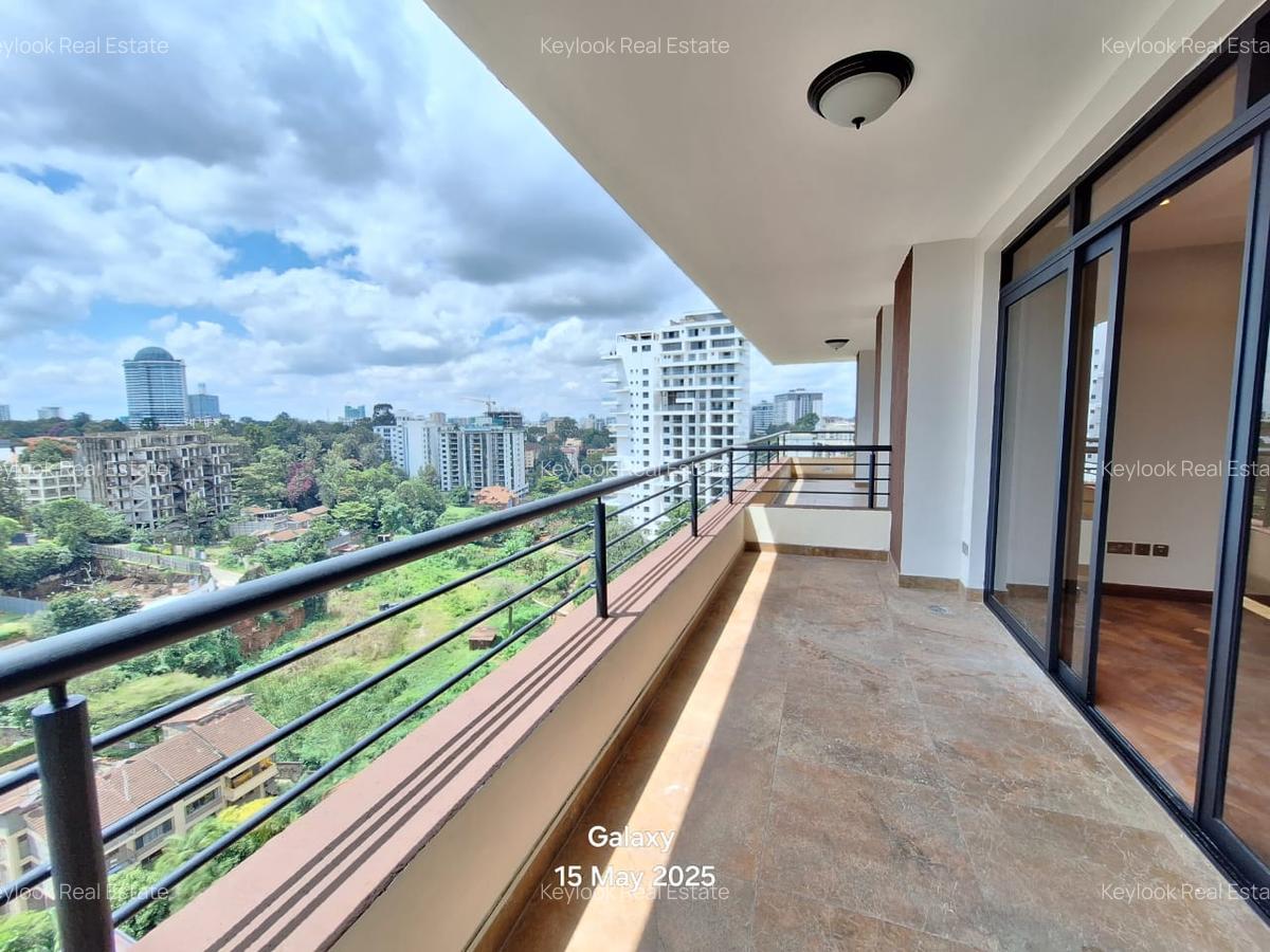 4 Bed Apartment with En Suite at Riverside Drive - 15