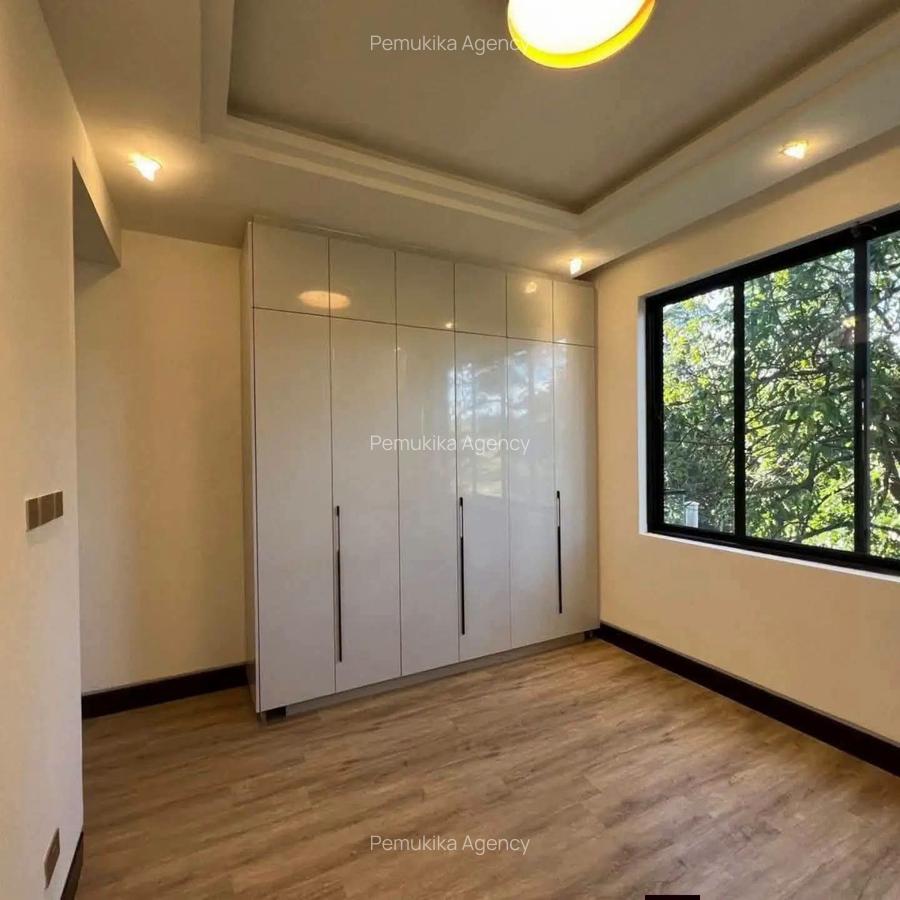 5 Bed Townhouse with En Suite in Kitisuru - 9