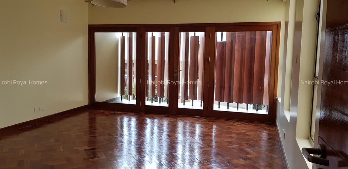 5 Bed Townhouse with En Suite at Lavington Road 66 - 18