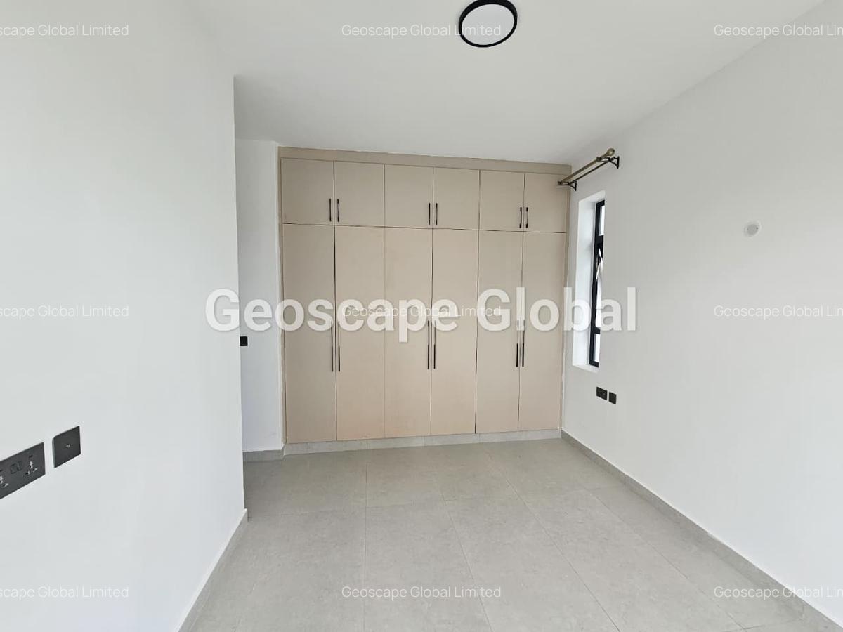 2 Bed Apartment with En Suite in Brookside - 6
