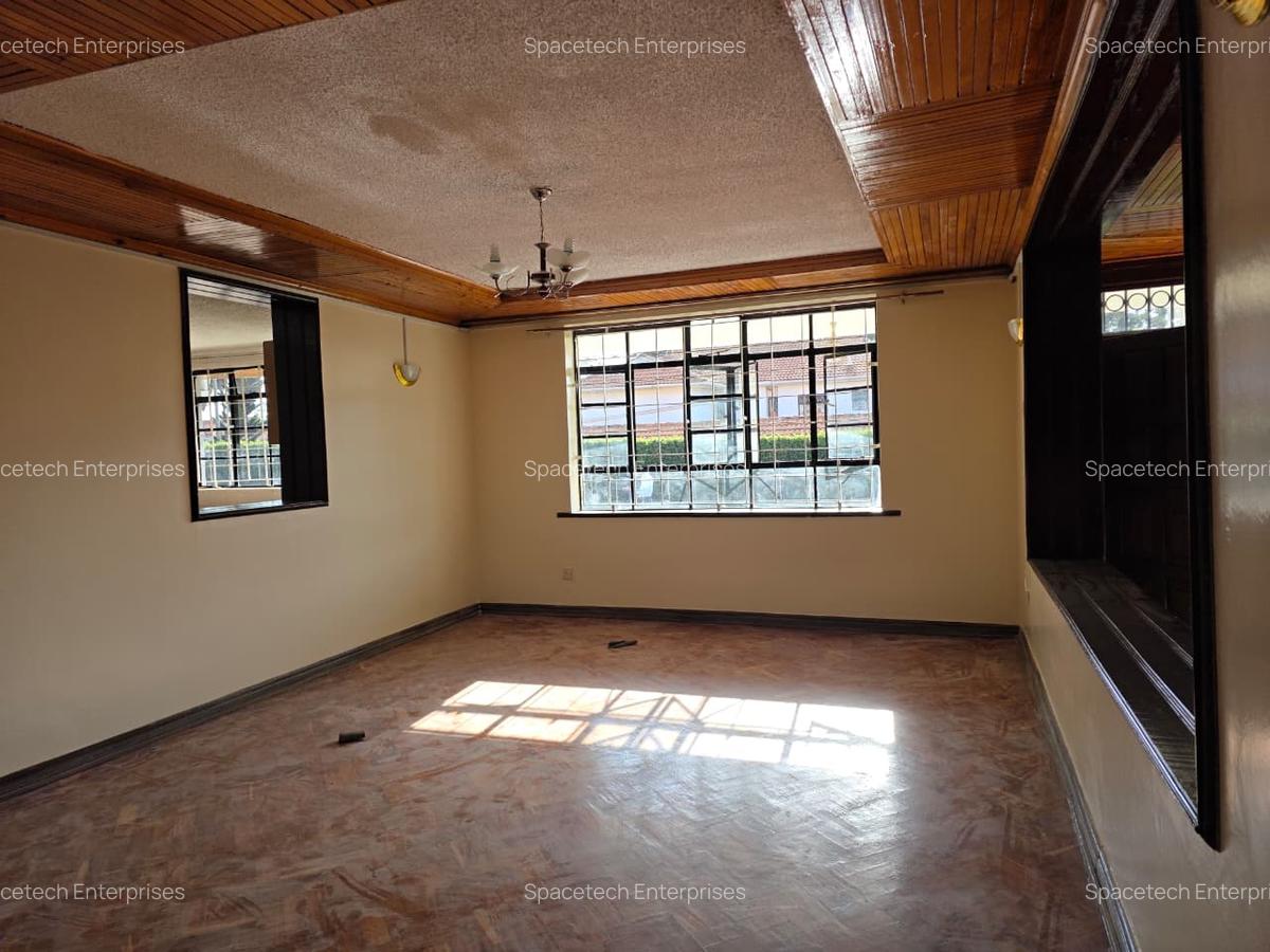 5 Bed House with En Suite in Runda - 8