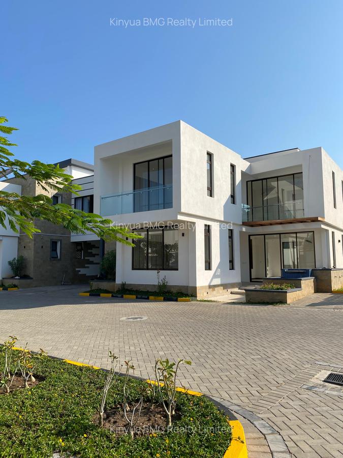 4 Bed Villa with En Suite in Nyali Area - 1