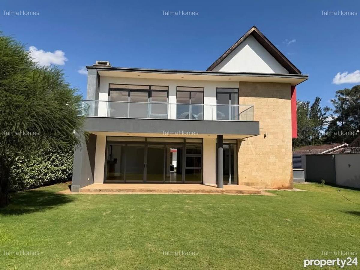 4 Bed Townhouse with En Suite at Garden Estate Road - 2
