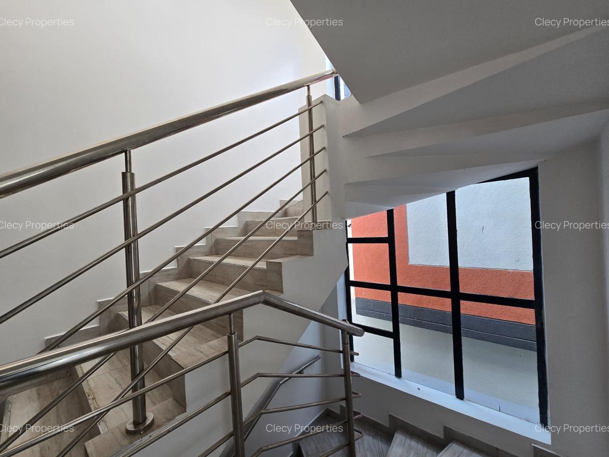 4 Bed House with En Suite at Bypass - 7