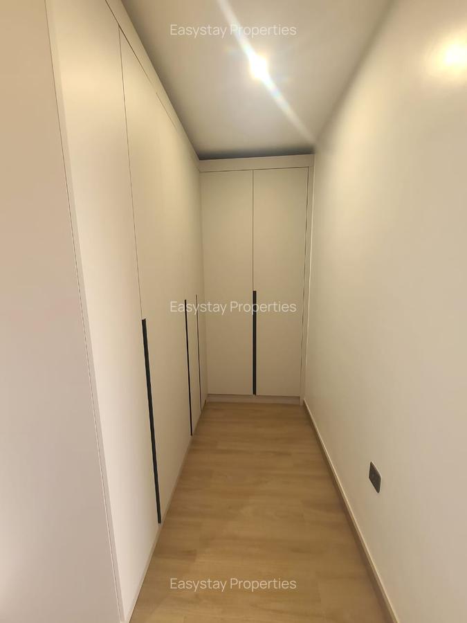 3 Bed Apartment with En Suite in Riverside - 17