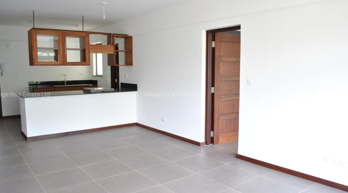 2 Bed Apartment with En Suite in Riverside - 5