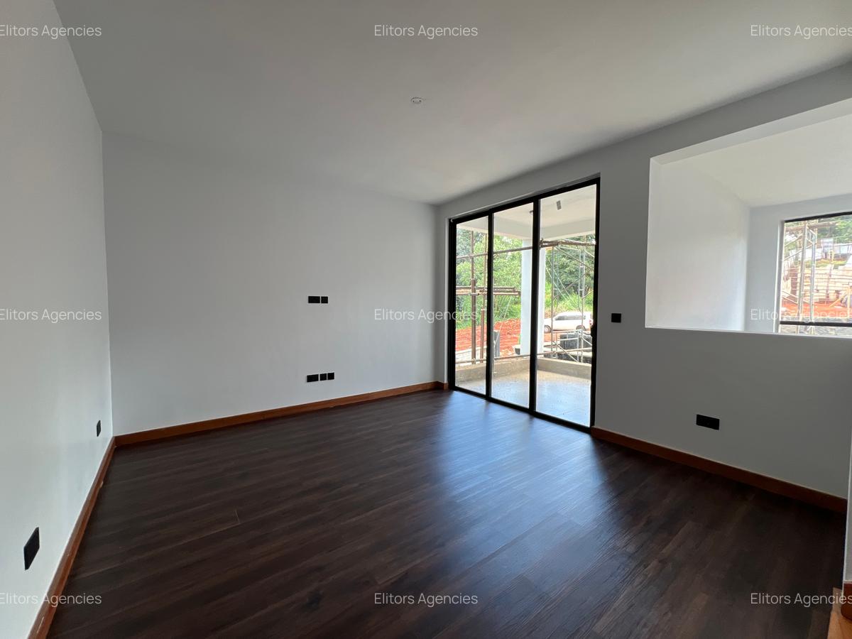 4 Bed Townhouse with En Suite at Kirawa Road - 17