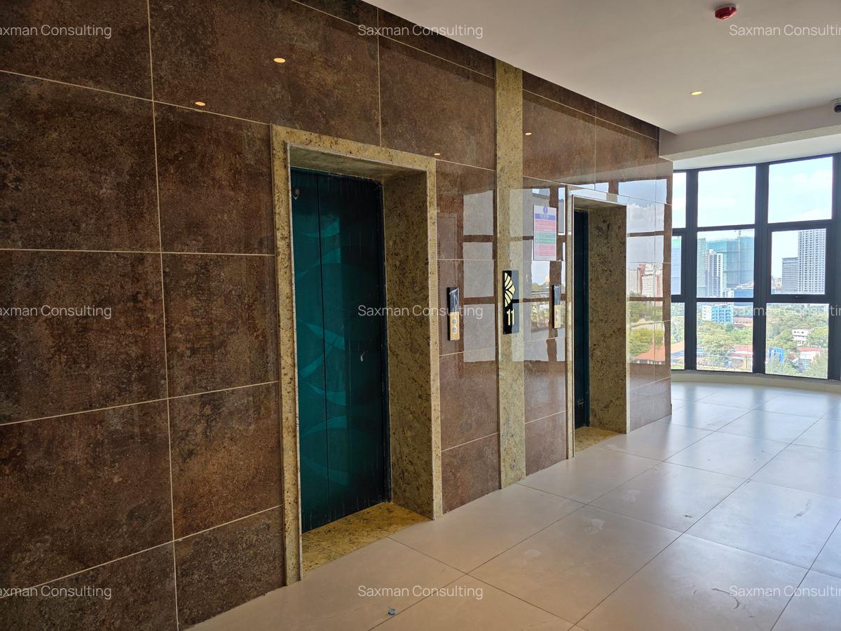 3 Bed Apartment with En Suite in Riverside - 10