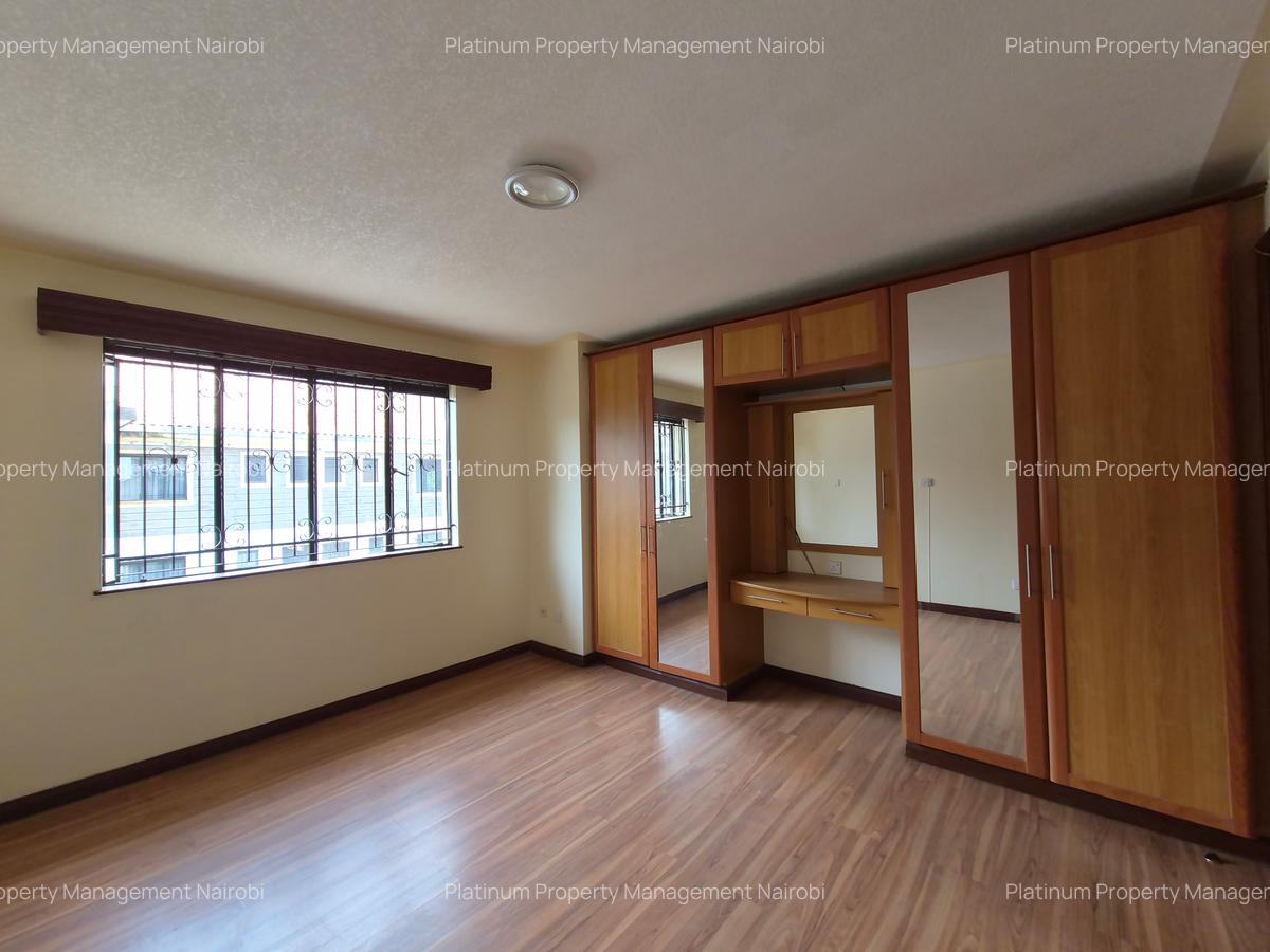4 Bed House with En Suite at Grevillea Grove - 12