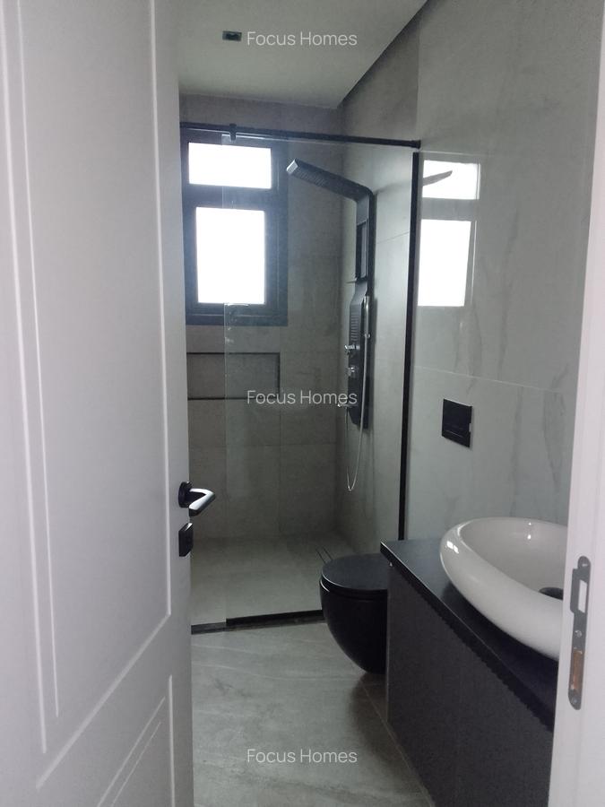 5 Bed Townhouse with En Suite in Lavington - 14