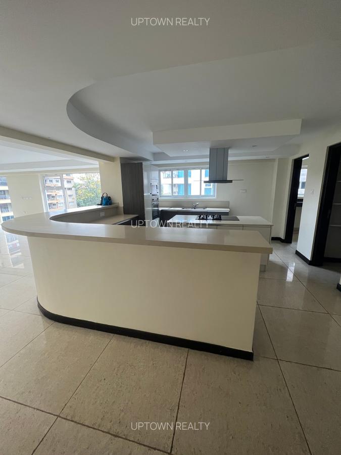 4 Bed Apartment with En Suite at Riverside - 6