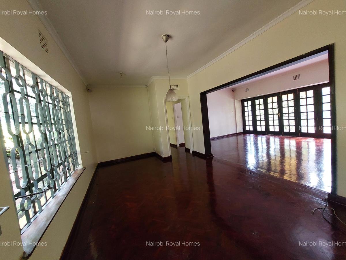 4 Bed House with En Suite at Lavington Green - 9