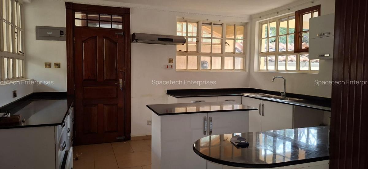 4 Bed Townhouse with En Suite in Kyuna - 7