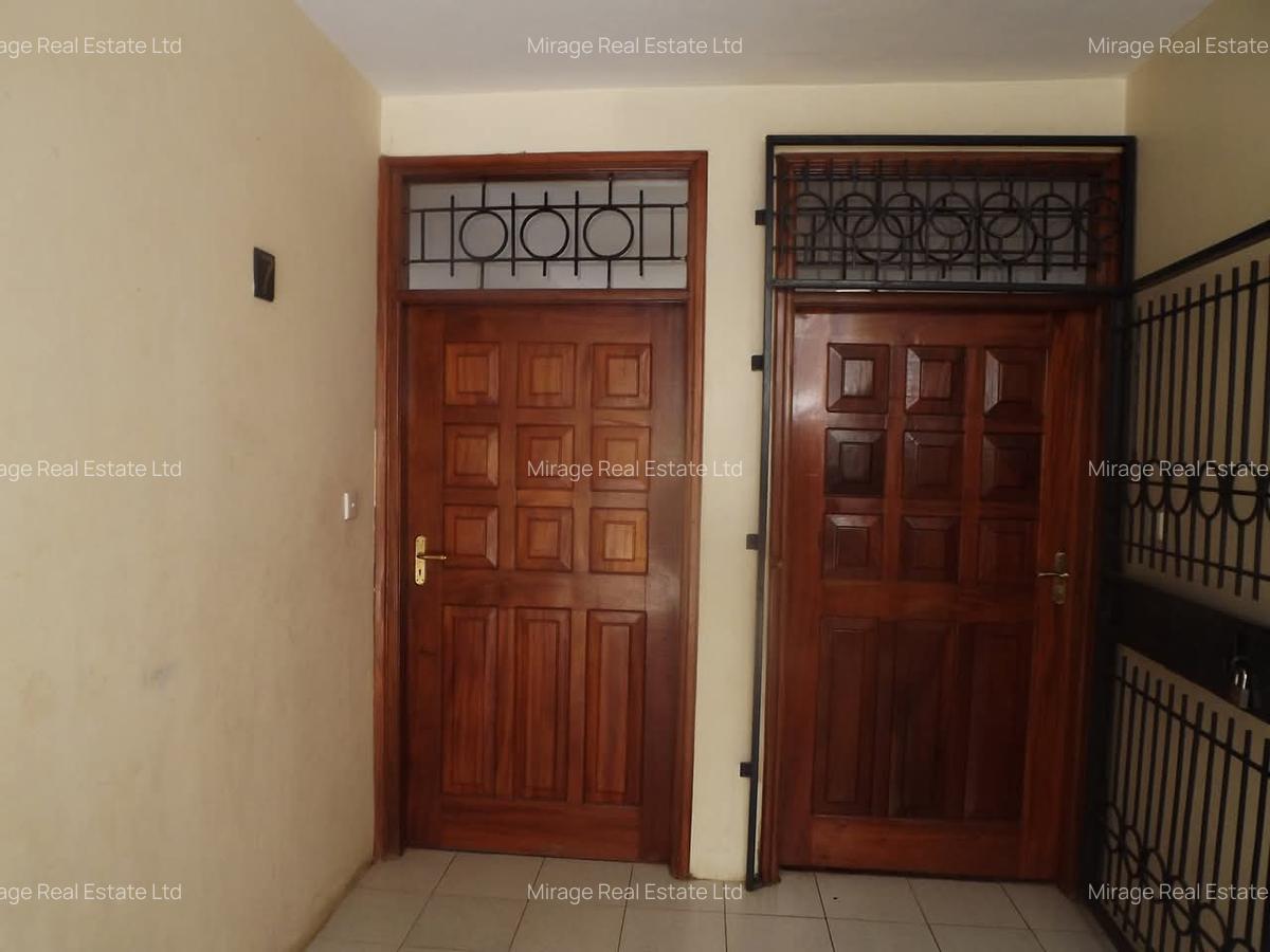 3 Bed Apartment with Swimming Pool in Kilimani - 16