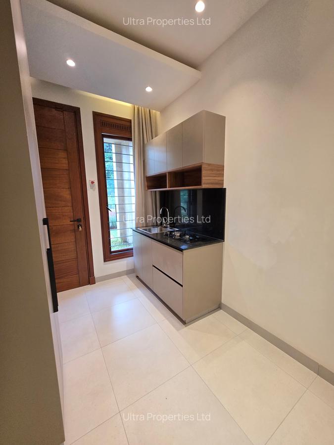 4 Bed Townhouse with En Suite in Runda - 17