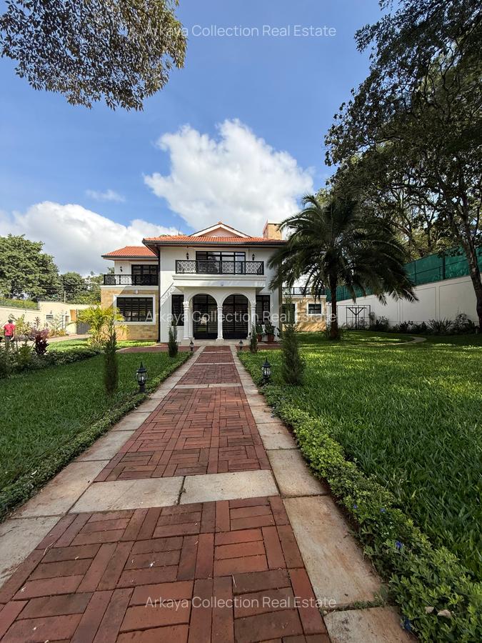 5 Bed House with En Suite in Runda - 1