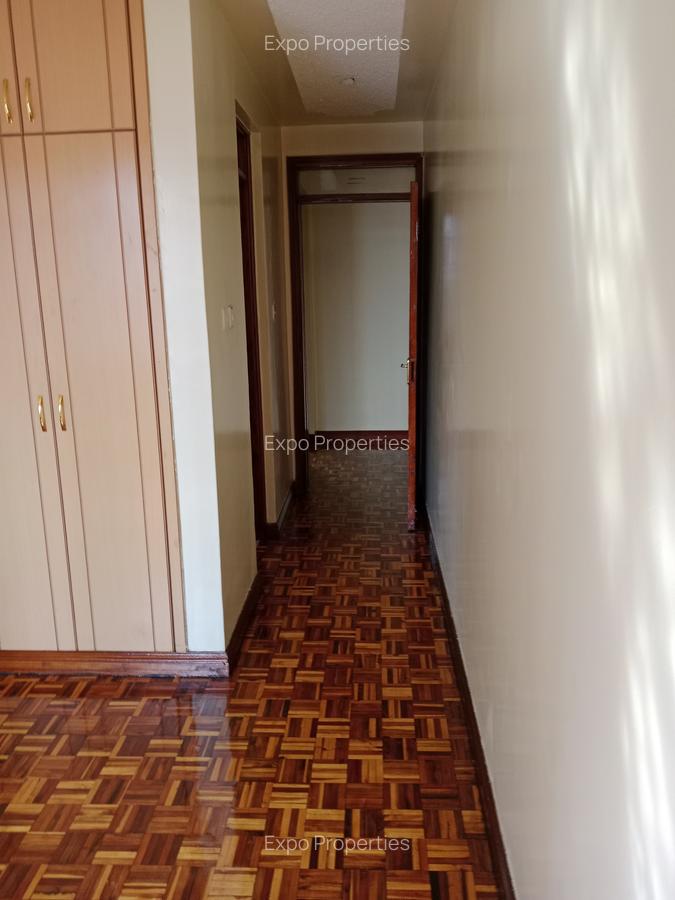 3 Bed Apartment with En Suite at Garden Estate - 5