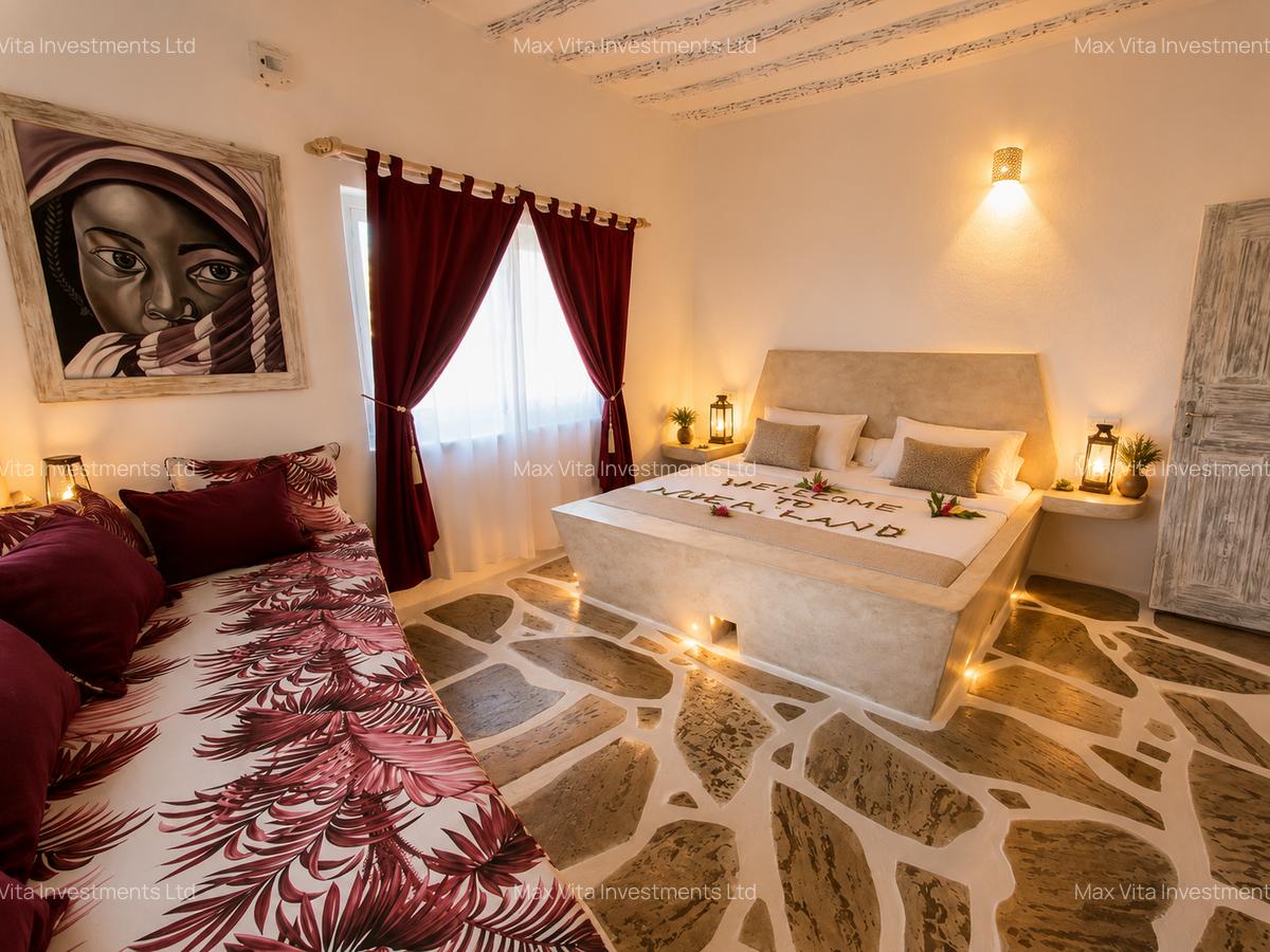 6 Bed Villa with En Suite in Watamu - 12