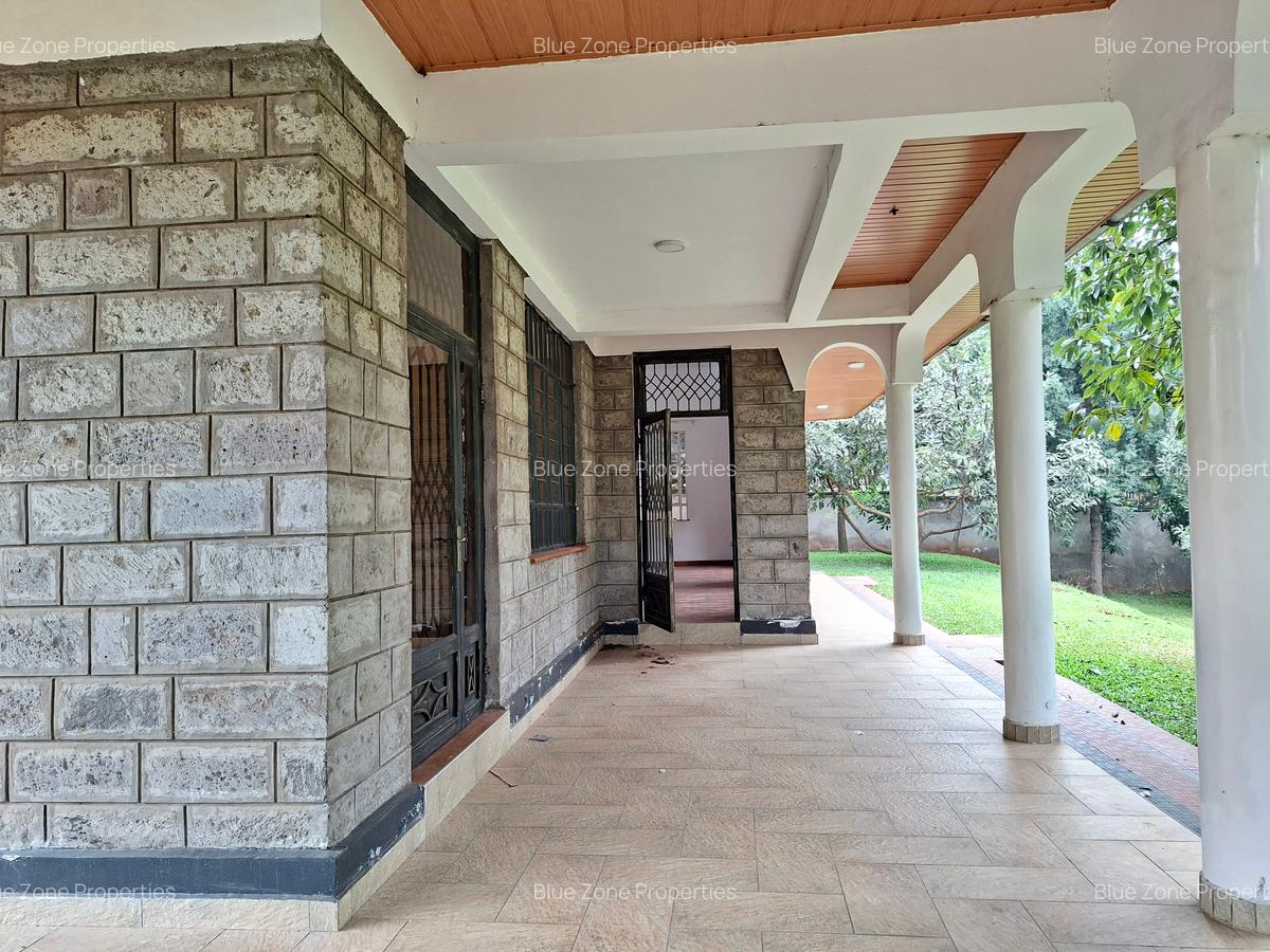 5 Bed Townhouse with En Suite at - 6