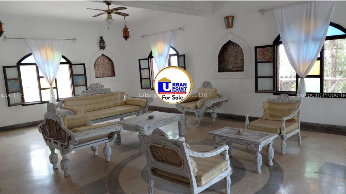 8 Bed House with En Suite in Watamu - 12