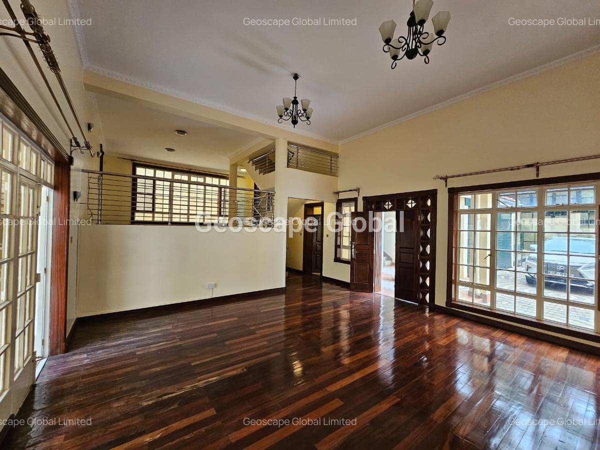4 Bed Townhouse with En Suite in Kyuna - 1