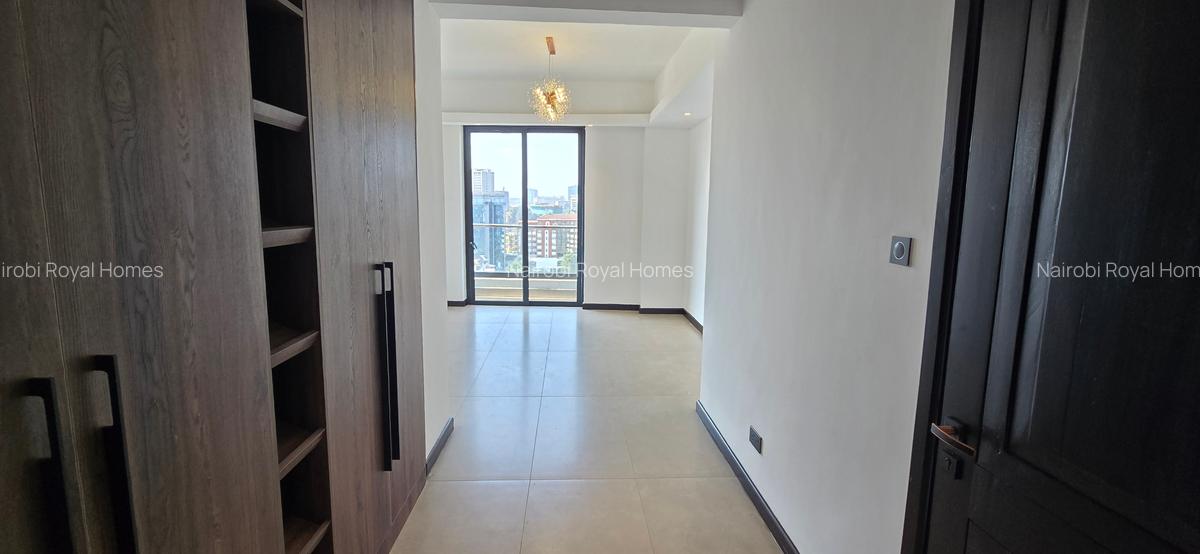 4 Bed Apartment with En Suite at Riverside - 9