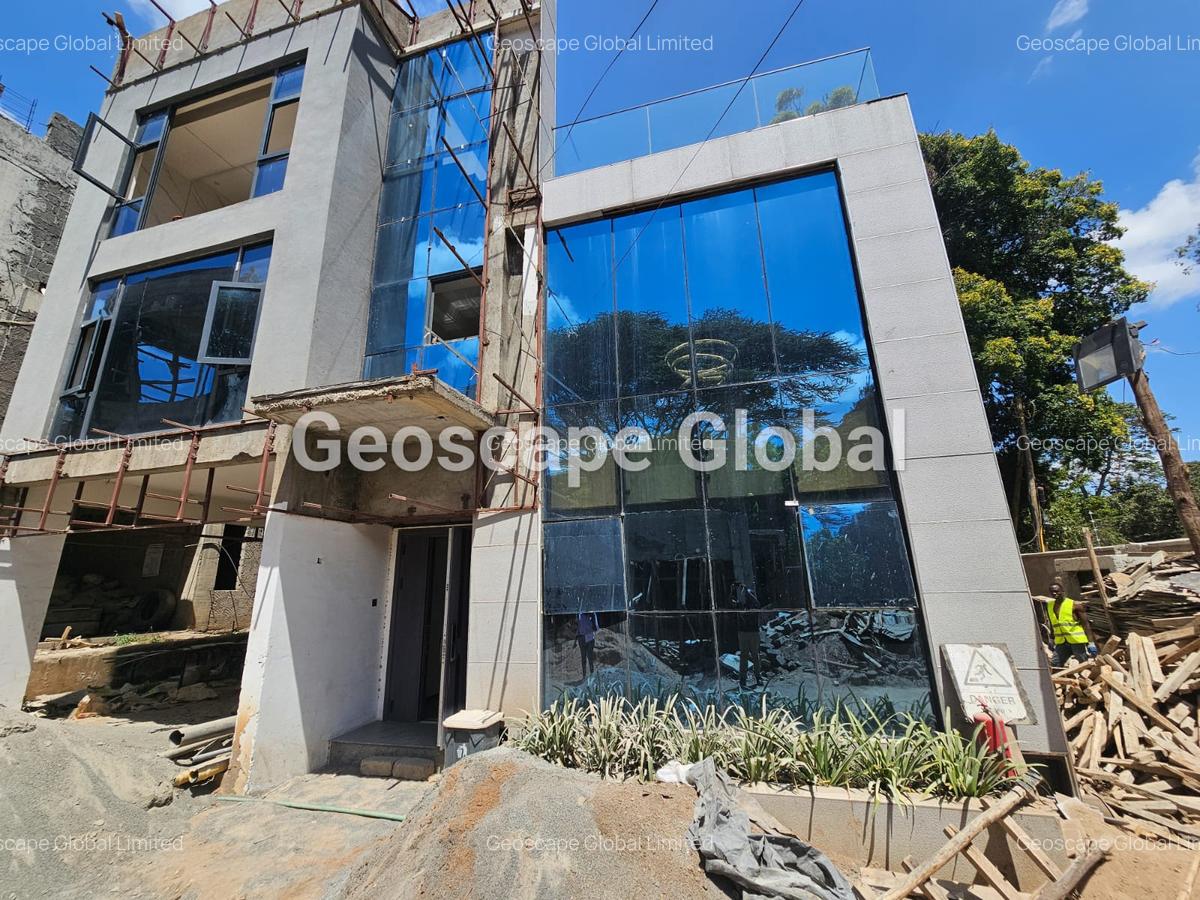 5 Bed Townhouse with En Suite in Lavington - 1