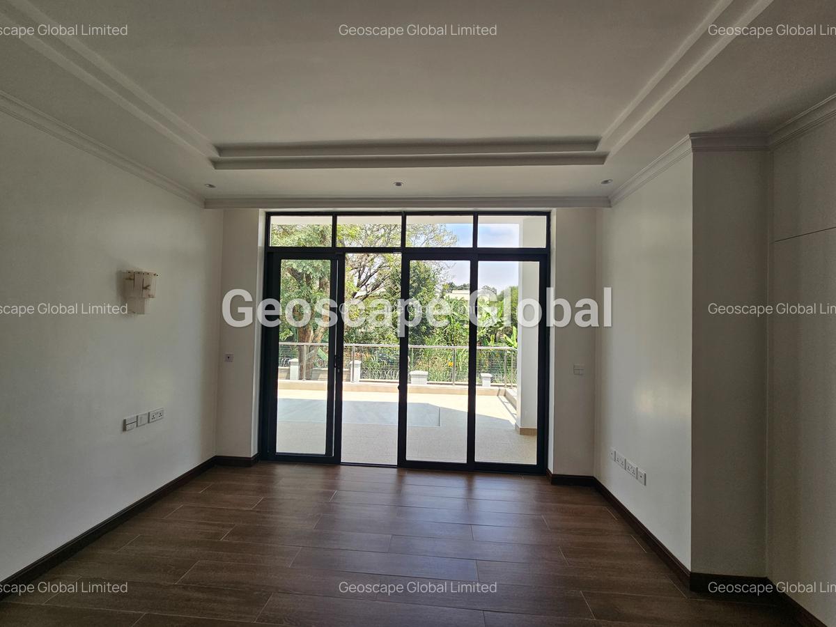5 Bed Townhouse with En Suite in Lavington - 10