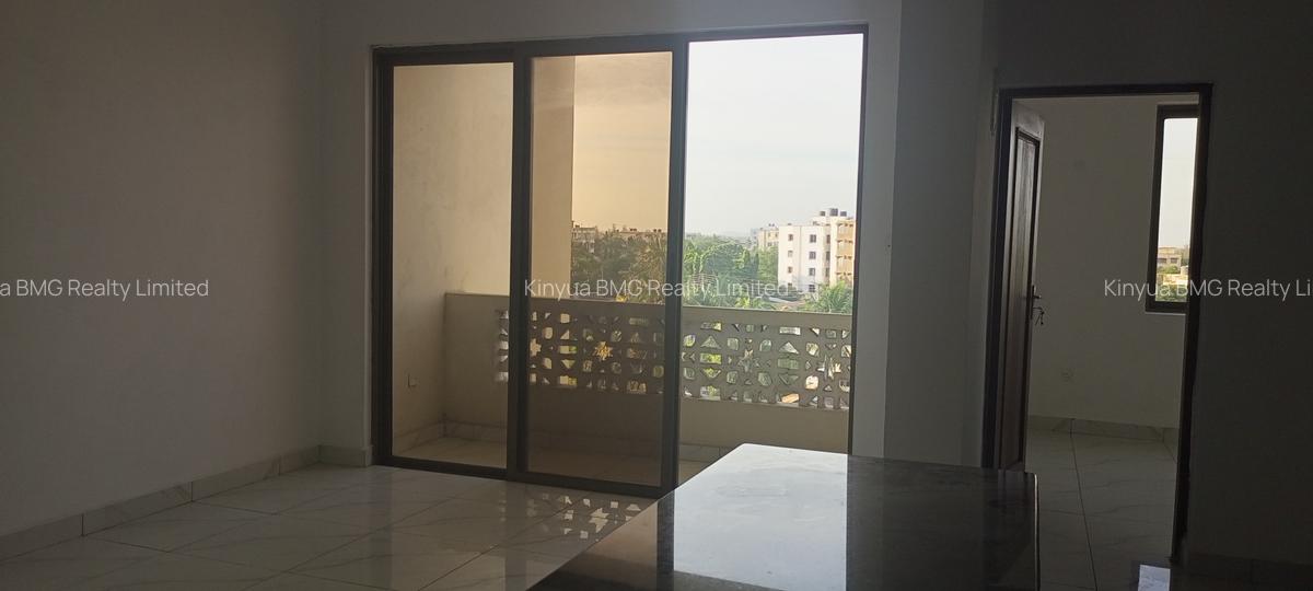 1 Bed Apartment with En Suite in Bamburi - 4