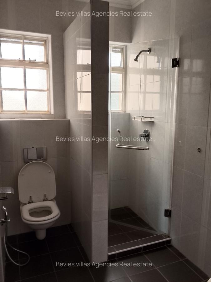 4 Bed Townhouse with En Suite at Westlands - 16