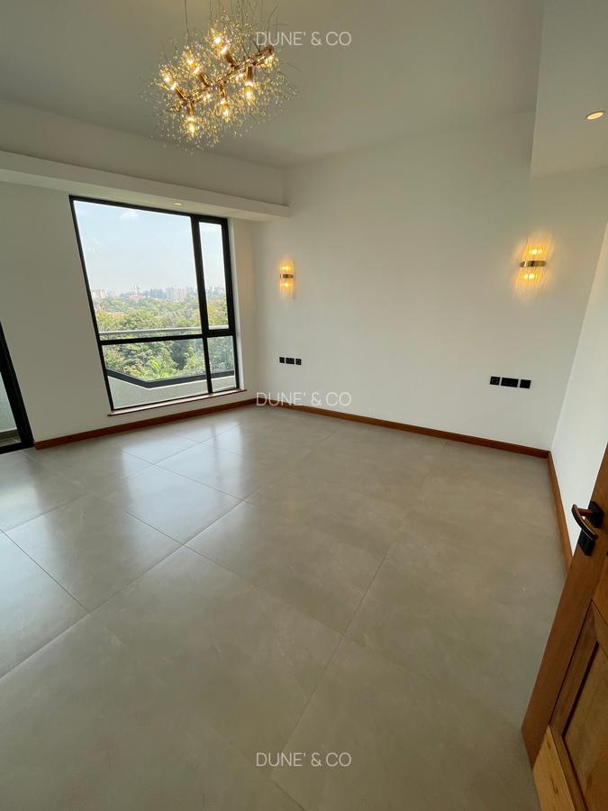 4 Bed Apartment with En Suite in Riverside - 16
