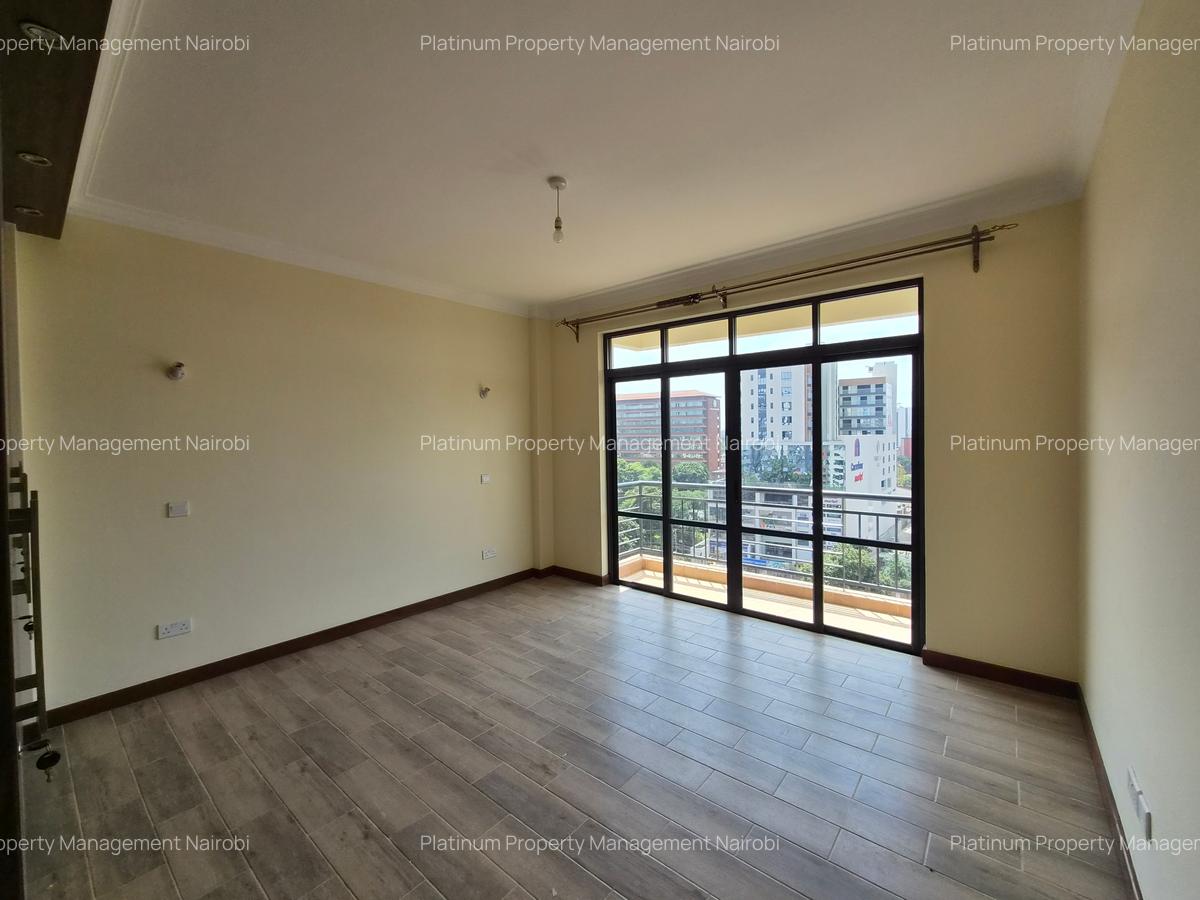 3 Bed Apartment with En Suite at Second Parklands - 9
