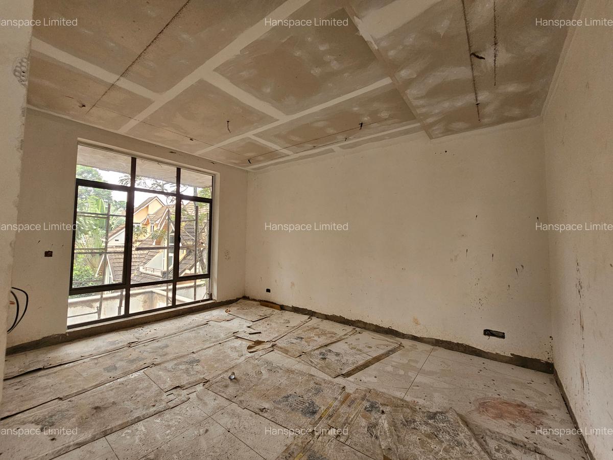 5 Bed Villa with En Suite in Lavington - 10