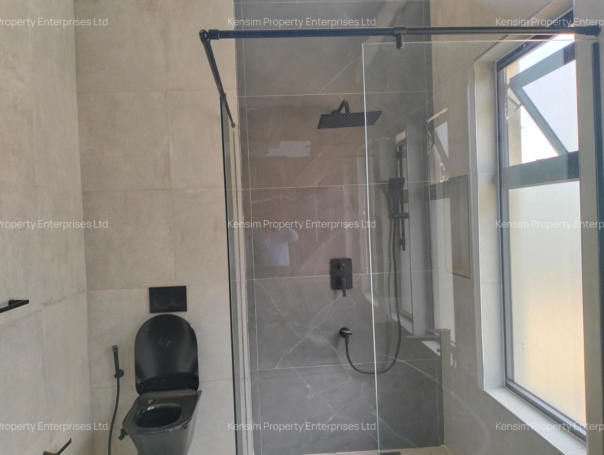 4 Bed Townhouse with En Suite in Runda - 11