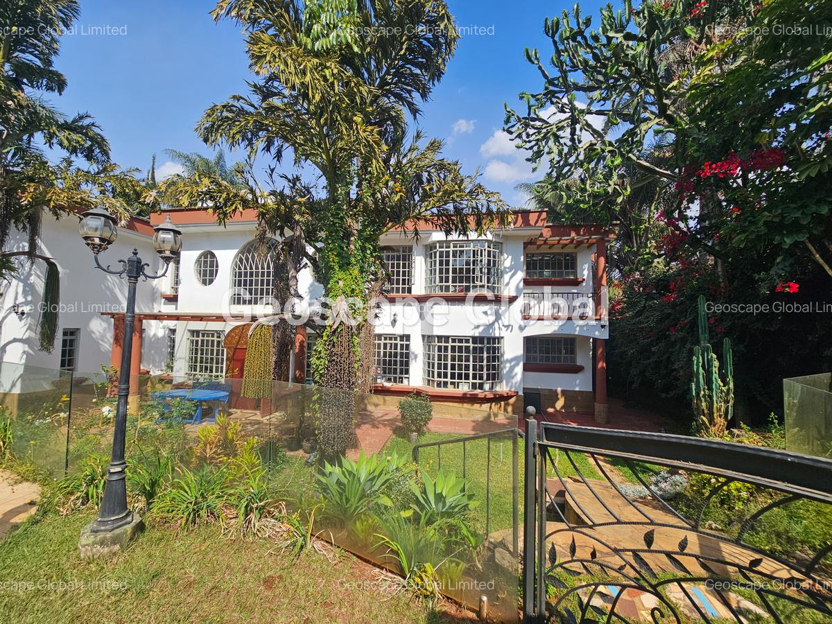 5 Bed House with En Suite in Nyari - 1